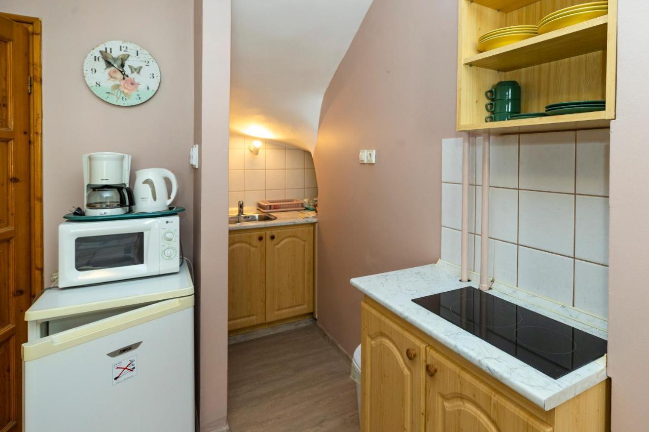 Cecey Apartman Eger Esterno foto