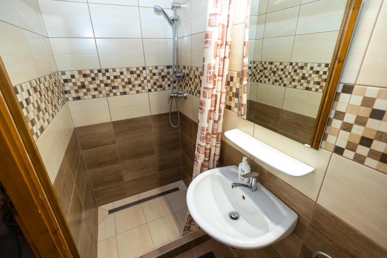 Cecey Apartman Eger Esterno foto